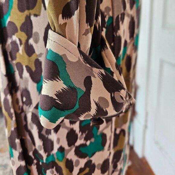 Vintage Diane Von Furstenberg Silk Animal Print Wrap Dress S-4 - Picture 7 of 10